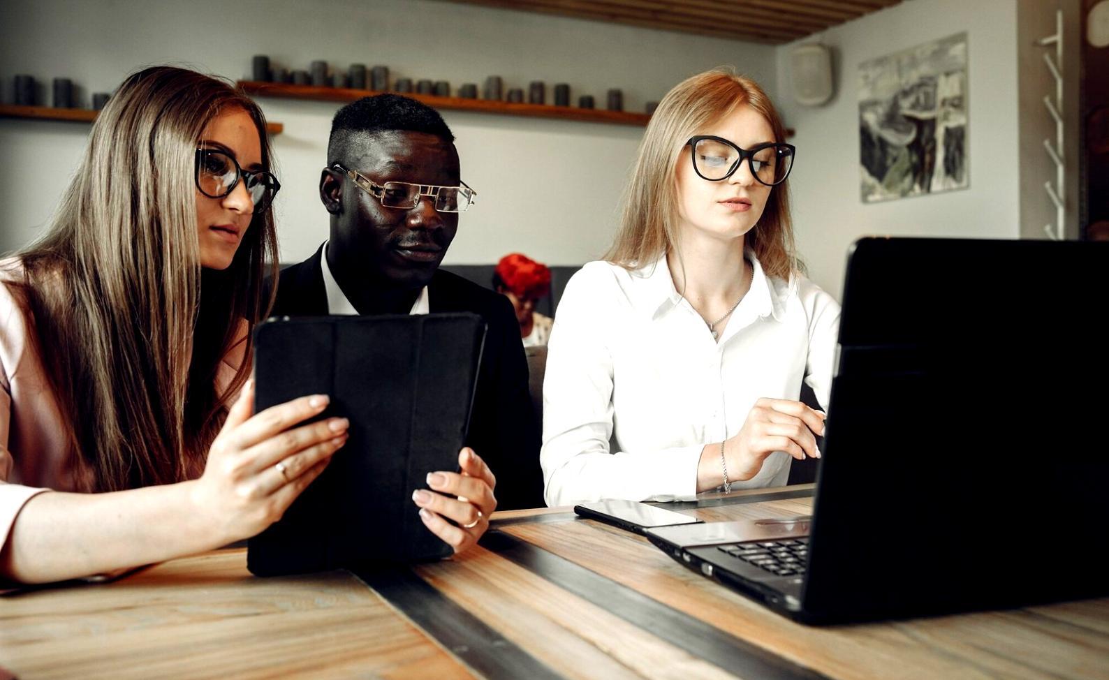 Network monitoring and diagnostic tools in action